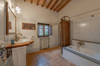 Luxury Villa Photo #40
