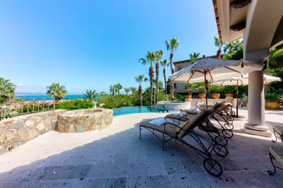 Luxury Villa Photo #9