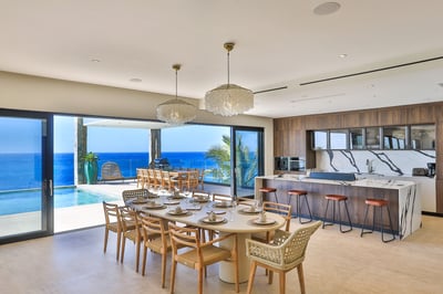 Luxury Villa Photo #13