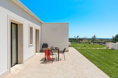 Luxury Villa Photo #17