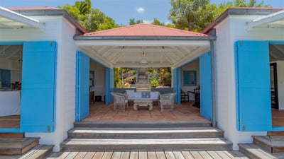 Luxury Villa Photo #6