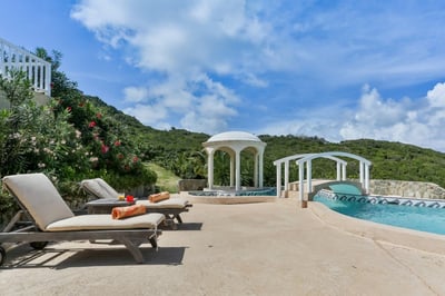 Luxury Villa Photo #5