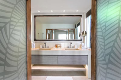 Luxury Villa Photo #44