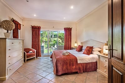 Luxury Villa Photo #23