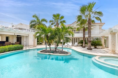 Luxury Villa Photo #4