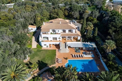 Luxury Villa Photo #4