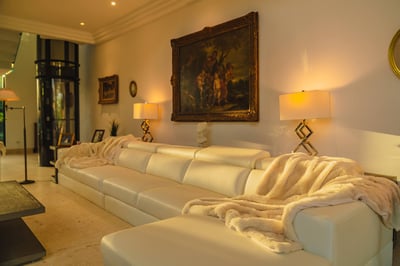 Luxury Villa Photo #30