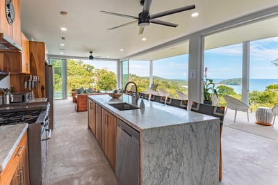 Luxury Villa Photo #18