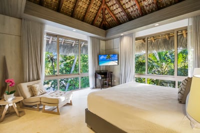 Luxury Villa Photo #35
