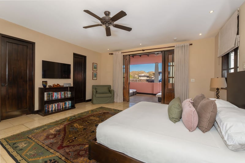 38 Avenida la Antigua