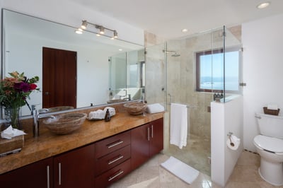 Luxury Villa Photo #38