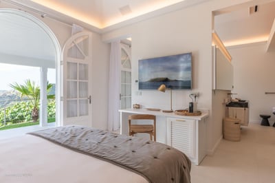 Luxury Villa Photo #28