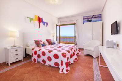 Luxury Villa Photo #15