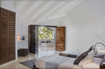 Luxury Villa Photo #38