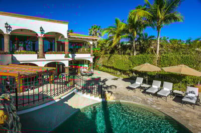 Luxury Villa Photo #8