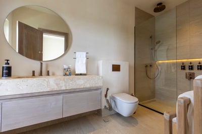 Luxury Villa Photo #45