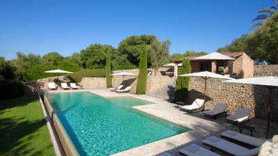 Luxury Villa Photo #4
