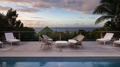 By Night: Modern and chic outdoor lightings, charming atmosphere.
