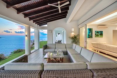Luxury Villa Photo #11