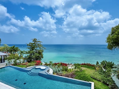 Luxury Villa Photo #16