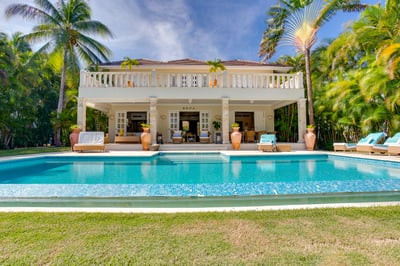 Luxury Villa Photo #2