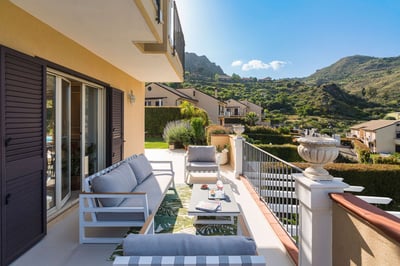 Luxury Villa Photo #16