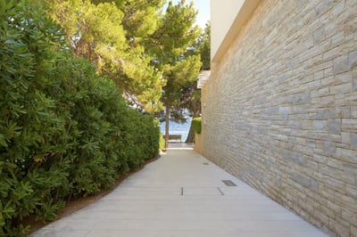 Luxury Villa Photo #7
