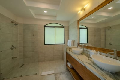 Luxury Villa Photo #24