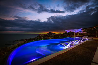 Luxury Villa Photo #11