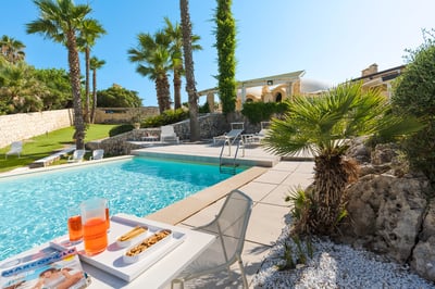 Luxury Villa Photo #13