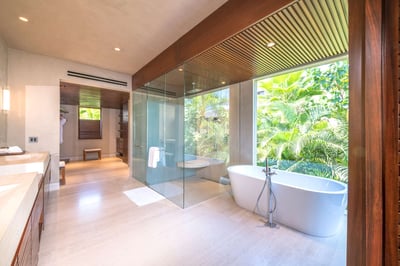 Luxury Villa Photo #29
