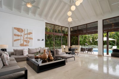 Luxury Villa Photo #12