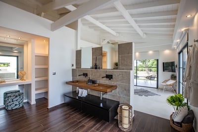 Luxury Villa Photo #36