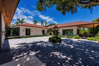 Luxury Villa Photo #42