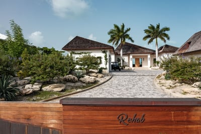 Luxury Villa Photo #6