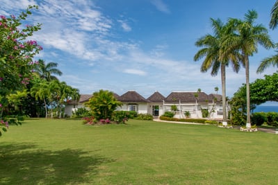 Luxury Villa Photo #9