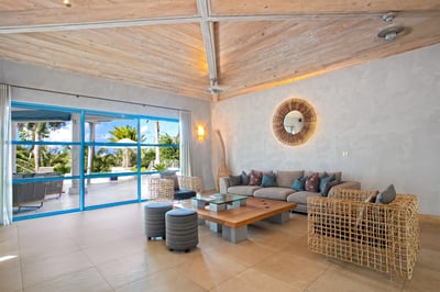 Luxury Villa Photo #18