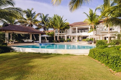 Luxury Villa Photo #2