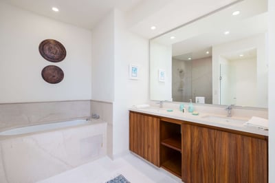 Luxury Villa Photo #24