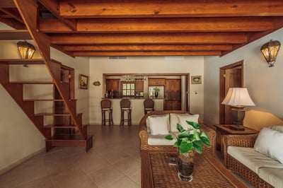 Luxury Villa Photo #18