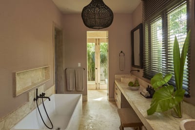 Luxury Villa Photo #37