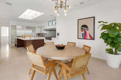 Luxury Villa Photo #6