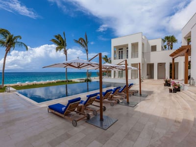 Luxury Villa Photo #4