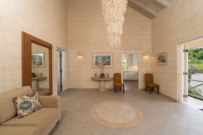 Luxury Villa Photo #12