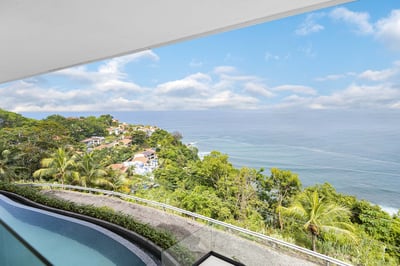 Luxury Villa Photo #35
