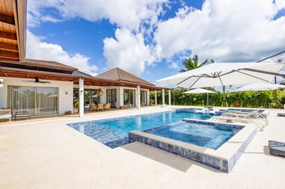 Luxury Villa Photo #5