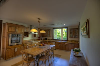 Luxury Villa Photo #29