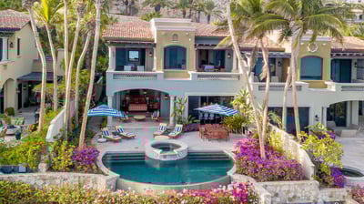 Luxury Villa Photo #2