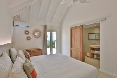 Luxury Villa Photo #33