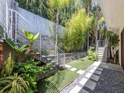 Luxury Villa Photo #6